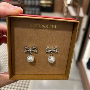 ‼️last 1‼️NWT！Coach Bow Pearl Drop Earrings（CY106）Fast shipping HOLIDAY GIFT